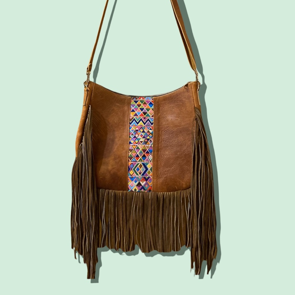 EUC Arlloom Handcrafted Leather Purse